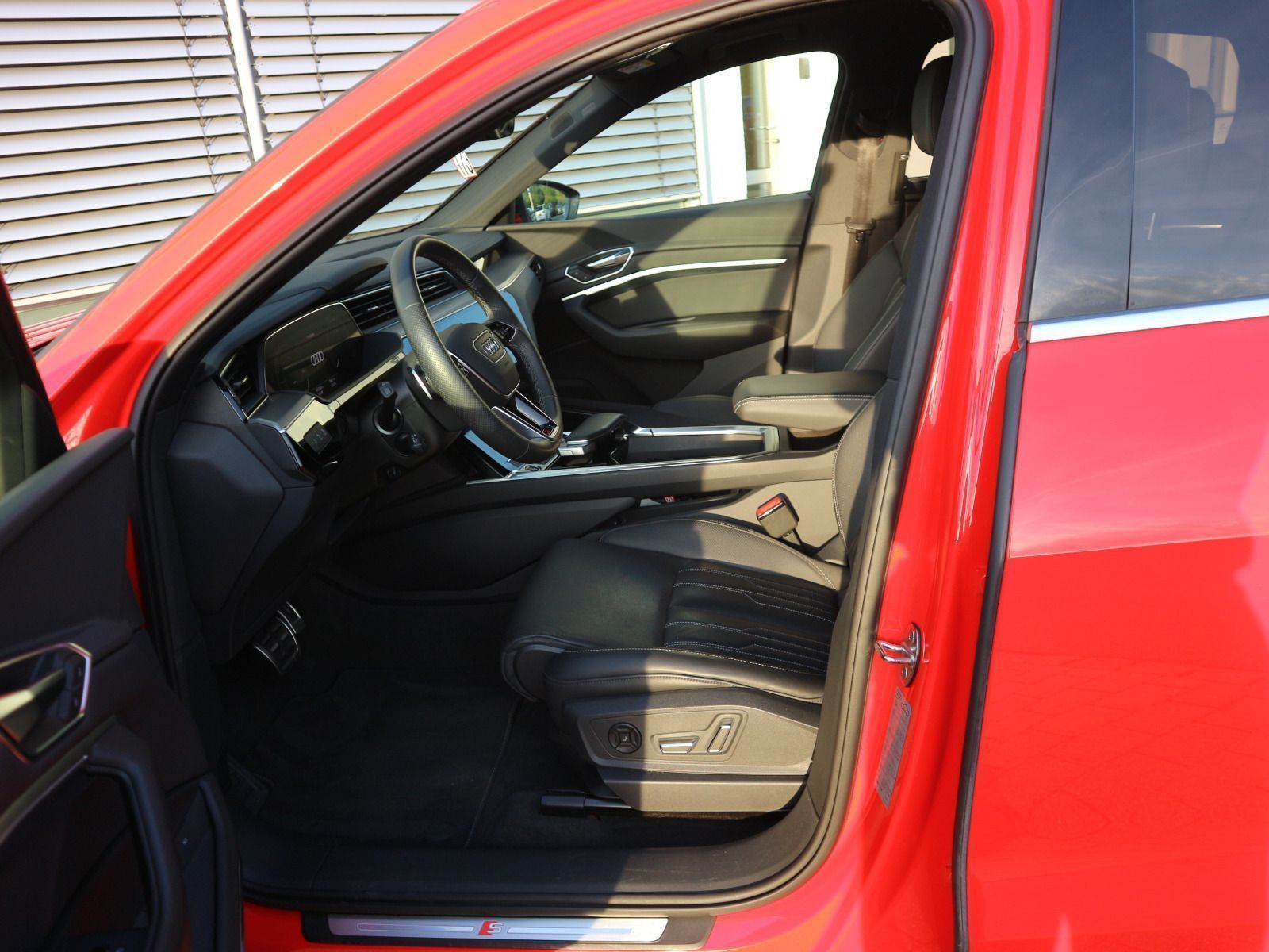 Audi Q8 e-tron - Bild 10