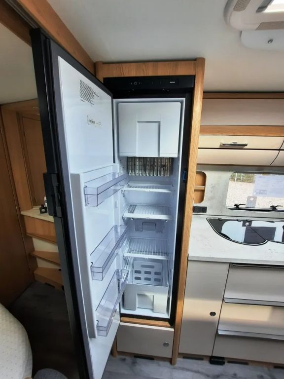 Fahrzeug Übersicht 17 Fahrzeugabbildung LMC Vivo 522 K Sparen Sie 4.650,- €