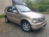 Mercedes-Benz PUCH ML270 CDI,  4x4 , Allrad , Panoramadach - Mercedes-Benz Geländewagen aus dem Jahr 2000