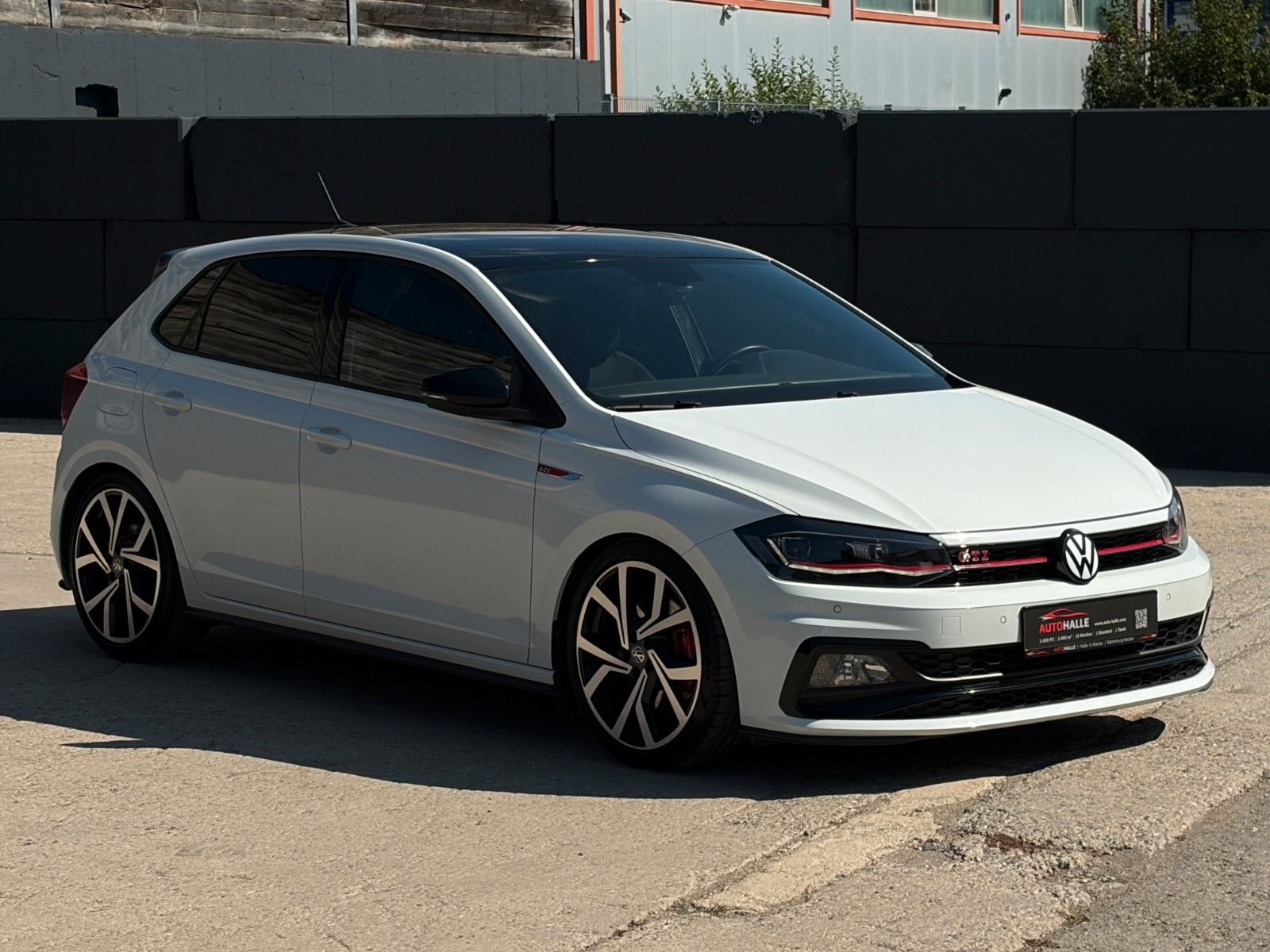 Fahrzeugabbildung Volkswagen Polo VI GTI 2.0 TSI DSG KW ACC PDC SHZ CarPlay