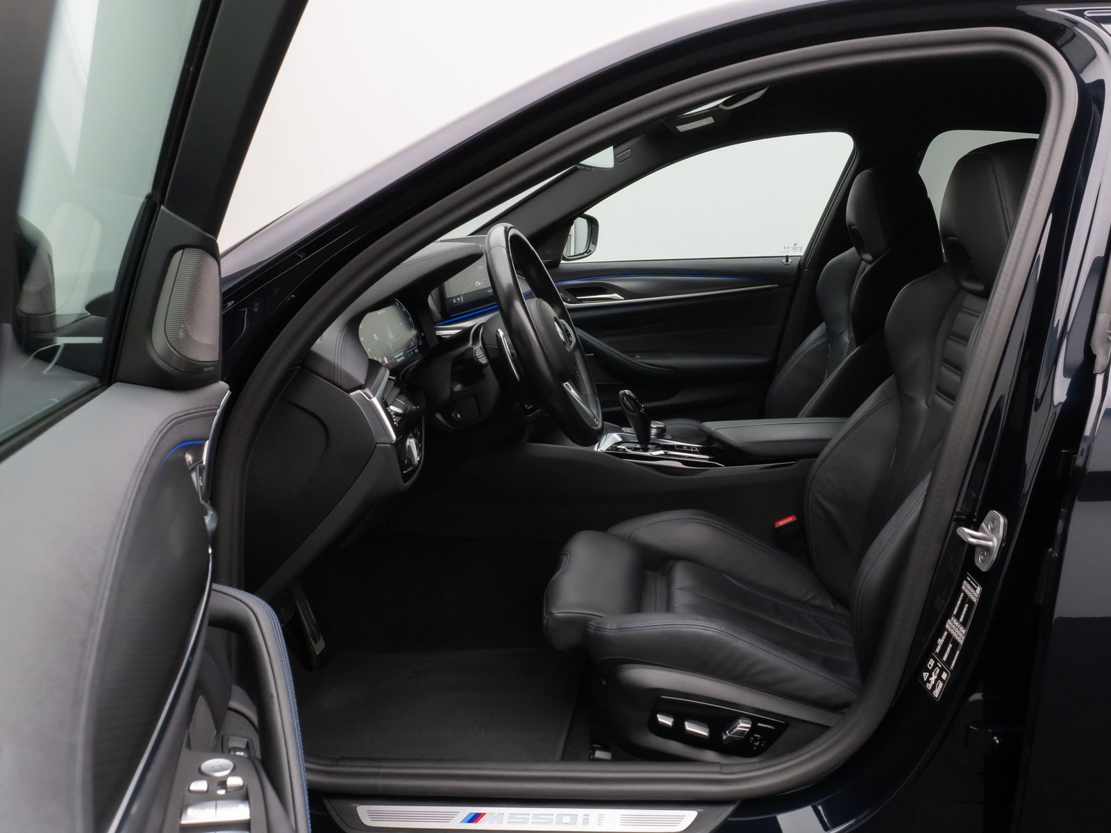 Fahrzeugabbildung BMW M550i xD Kamera Laser HUD DAB H/K 4xKlima Komfor
