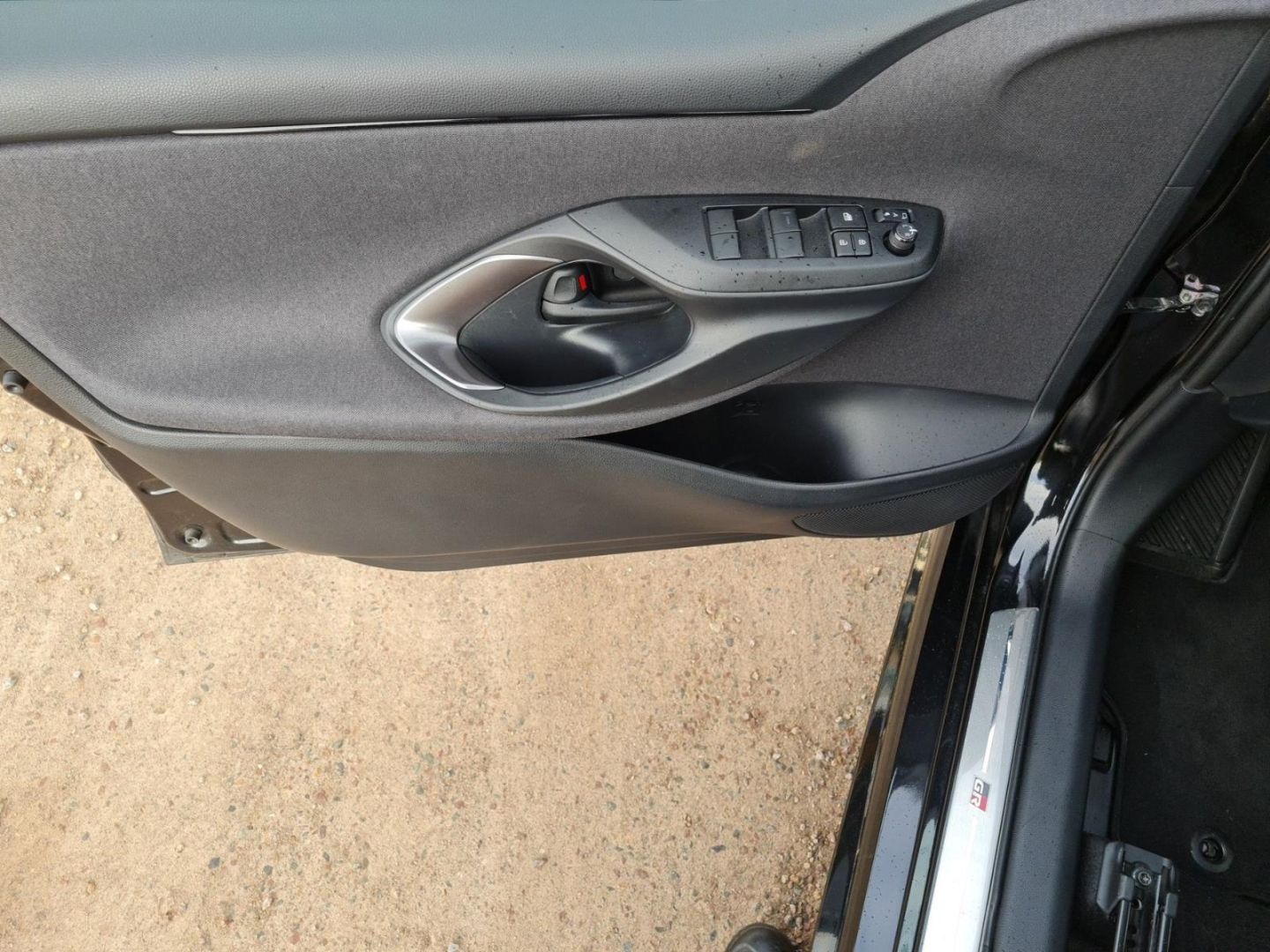 Fahrzeugabbildung Toyota Yaris GR Sport ALCANTARA+LED+SHZ+ACAA+KAMERA