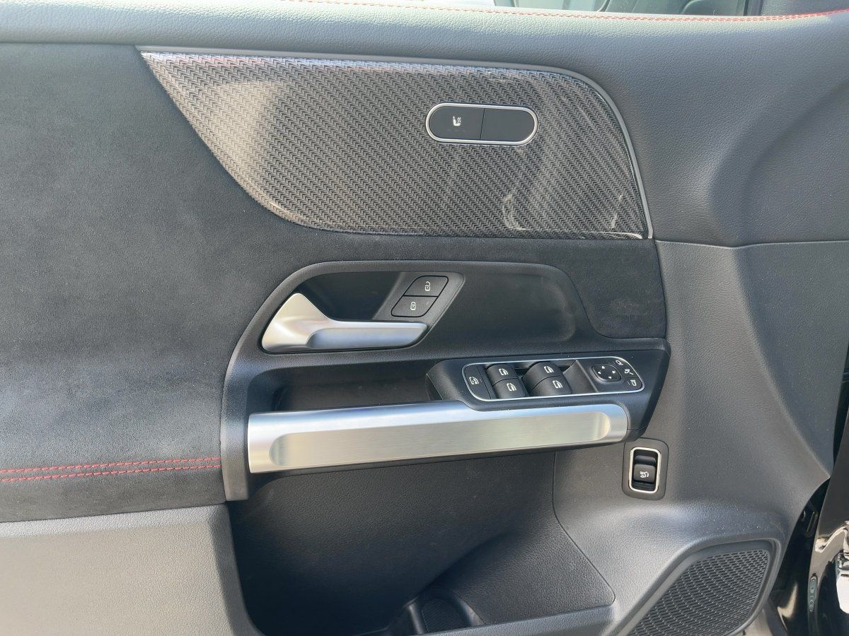 Fahrzeugabbildung Mercedes-Benz GLB 220 d 4M AMG/Night/Pano/Kamera/AHK