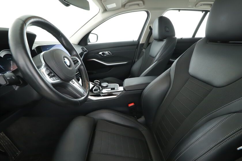Image of BMW 320