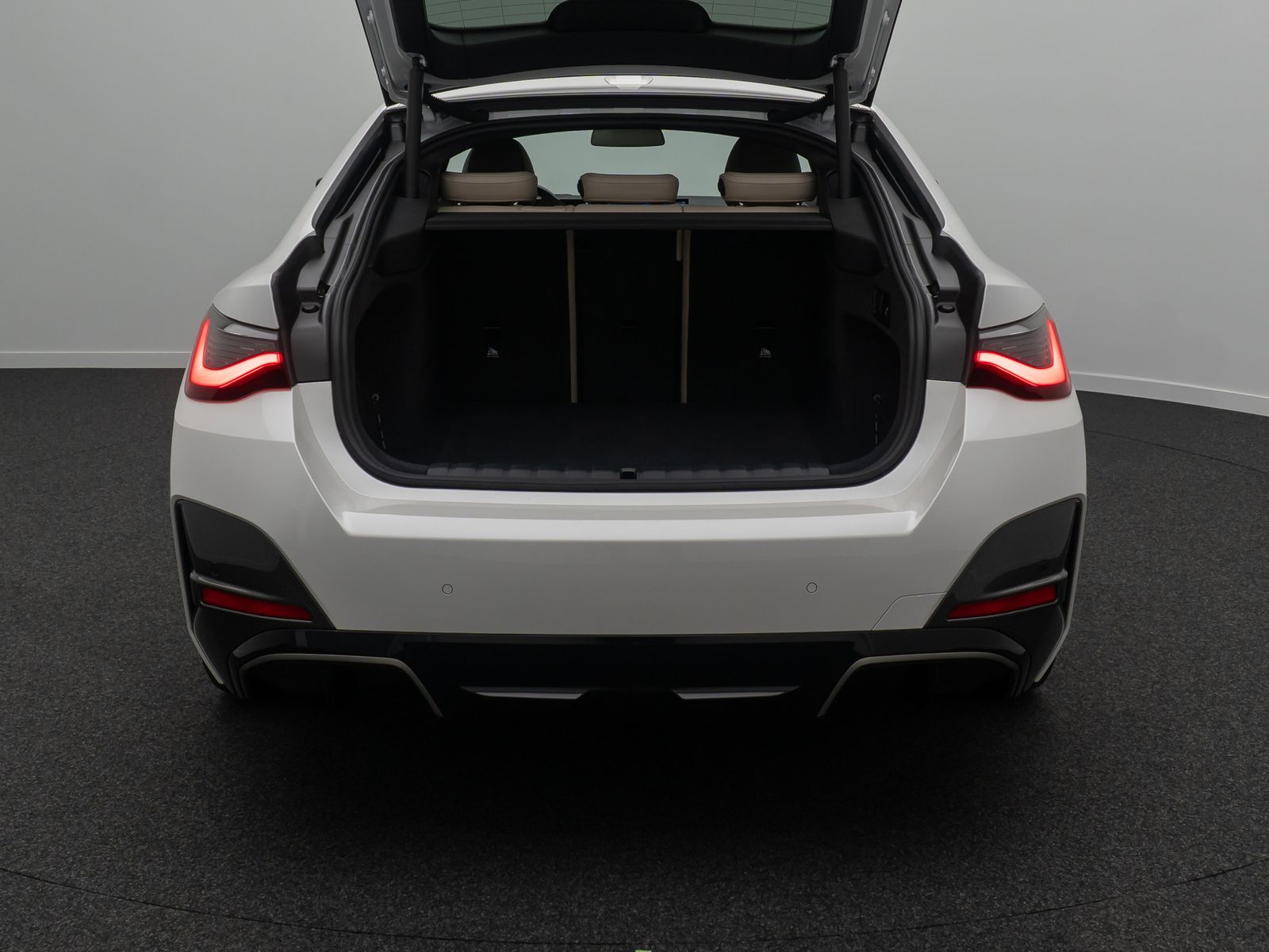 Fahrzeugabbildung BMW i4 M50 Kamera DAB AHK DriveAss Memory H/K 20Zoll