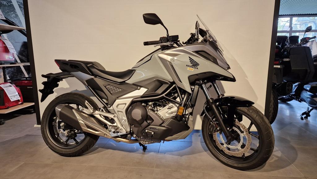 Honda NC750XDP / 1. Hand, Kundendienst frisch