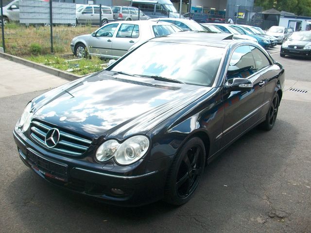 Mercedes-Benz CLK 220 CDI Coupe*Aut*Leder*Navi*S-Dach*PDC*