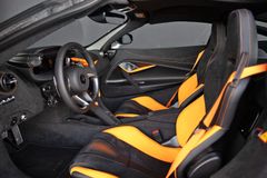 MCLAREN 750S - B&W Lift Elite Paint Carbon Interior 360°