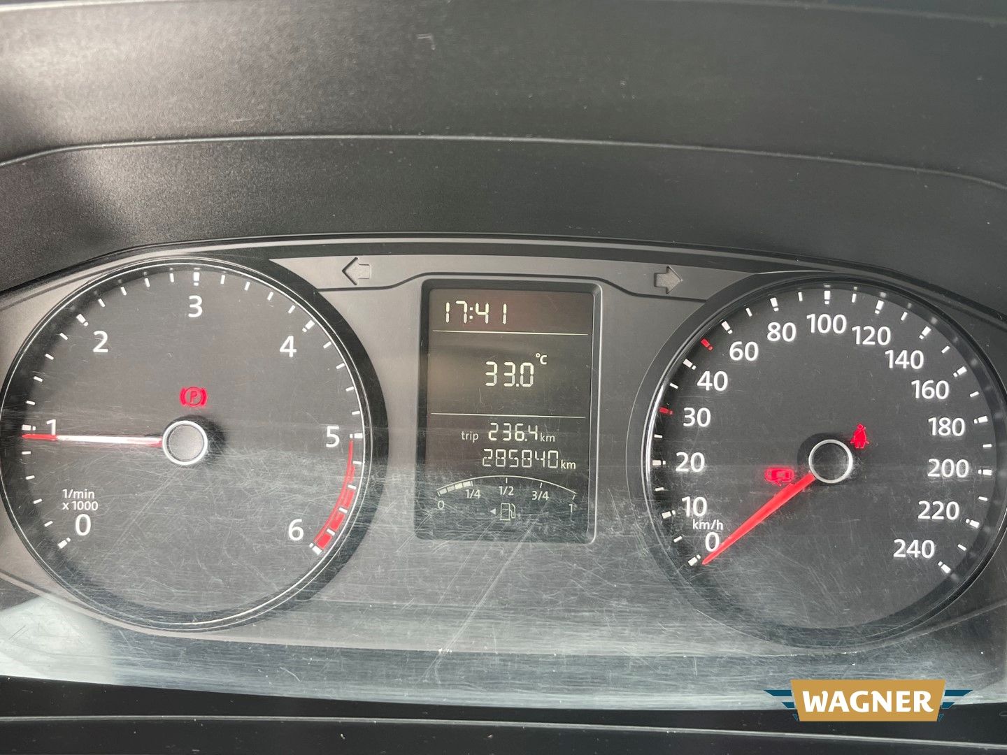 Fahrzeugabbildung Volkswagen T6 Kombi lang 9 Sitzer Rampe Klimaanlage