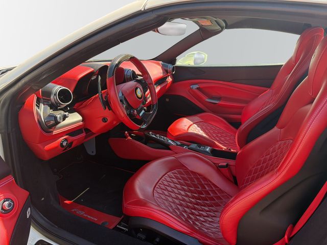 FERRARI F8 – Bild 8