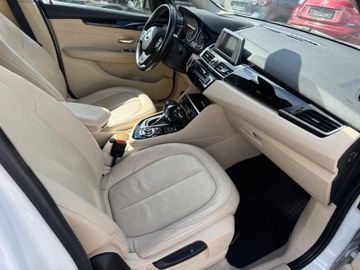 BMW 218 - 11