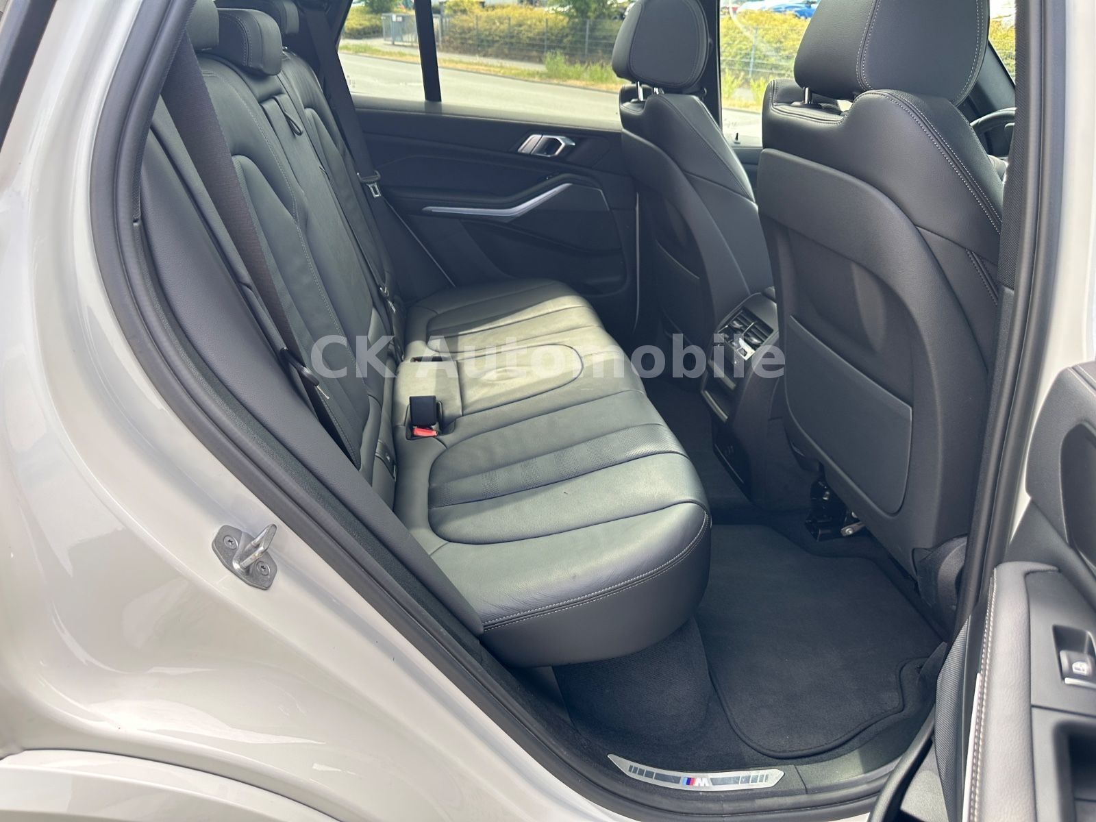 Fahrzeugabbildung BMW X5 xDrive45e M-Sport/Laser/Pano/Head-Up/360°/AHK
