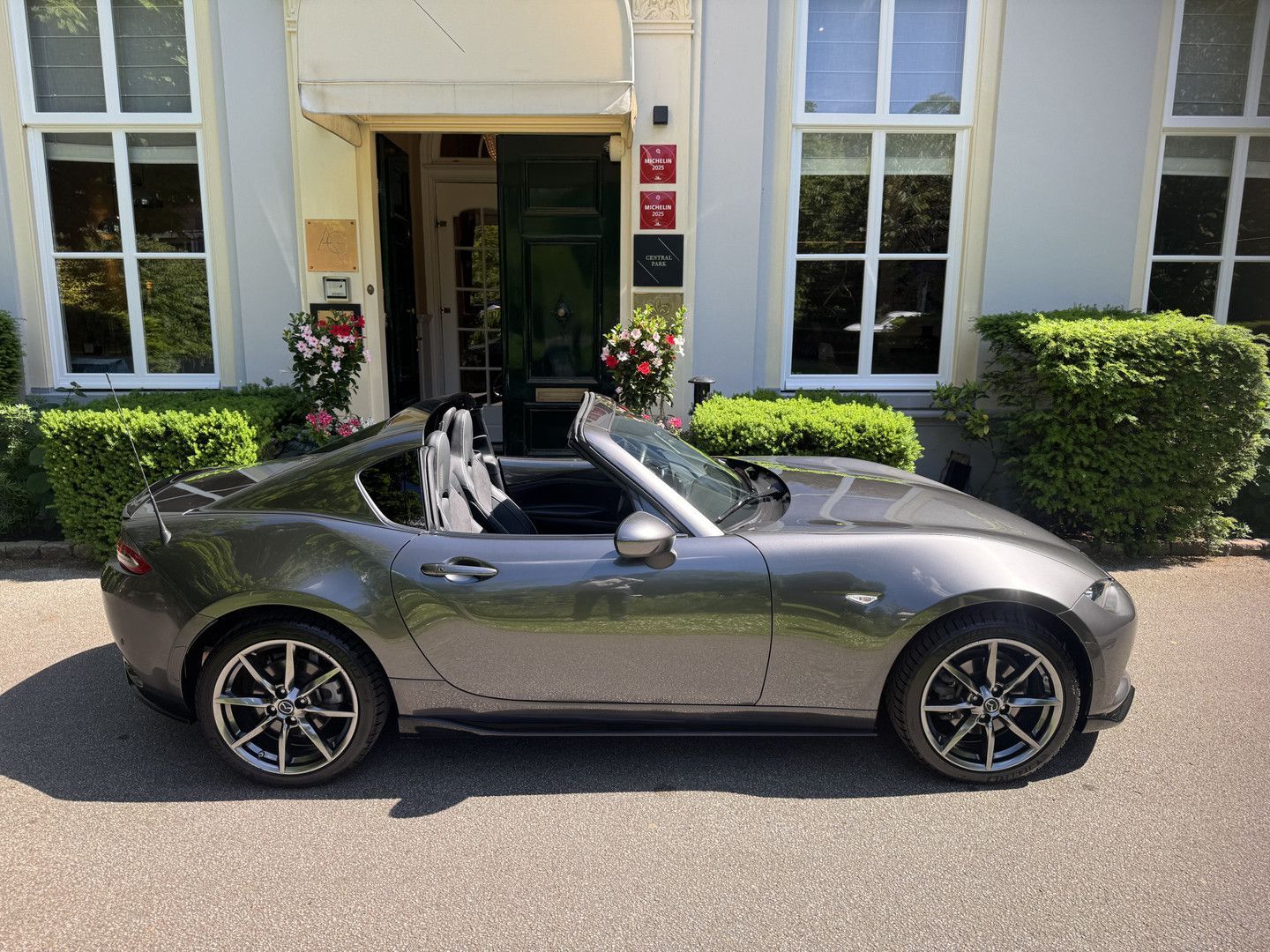 Mazda MX-5 RF 2.0 SkyActiv-G 184 GT-M, Recaro imagem 2