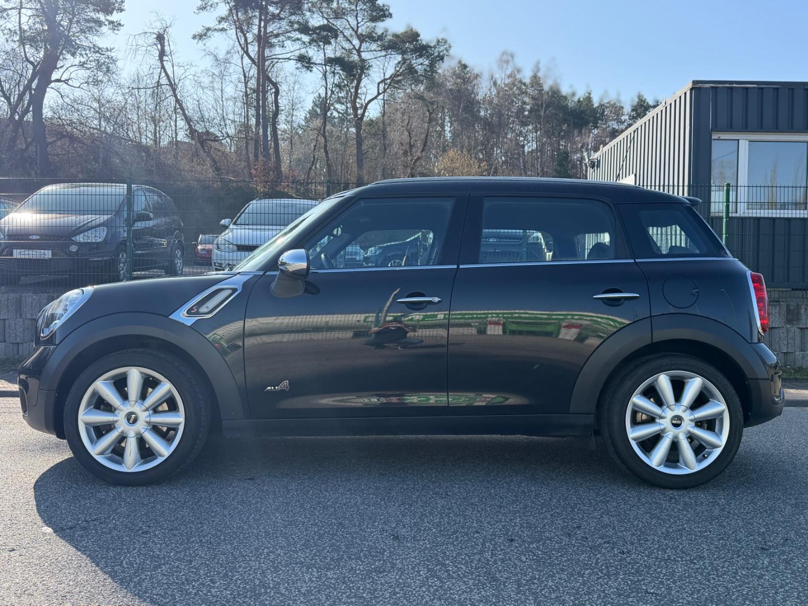 MINI Countryman Cooper S All4 °PANO°NAVI°XENON°BT°TEL