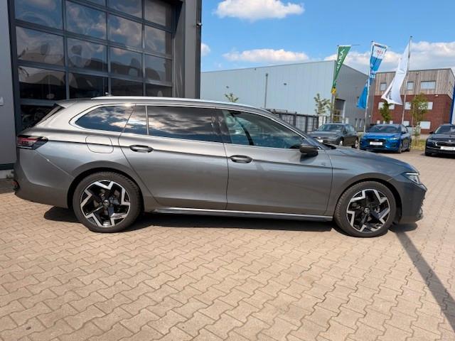 Volkswagen Passat Variant 2.0 TDI R-line ACC LED