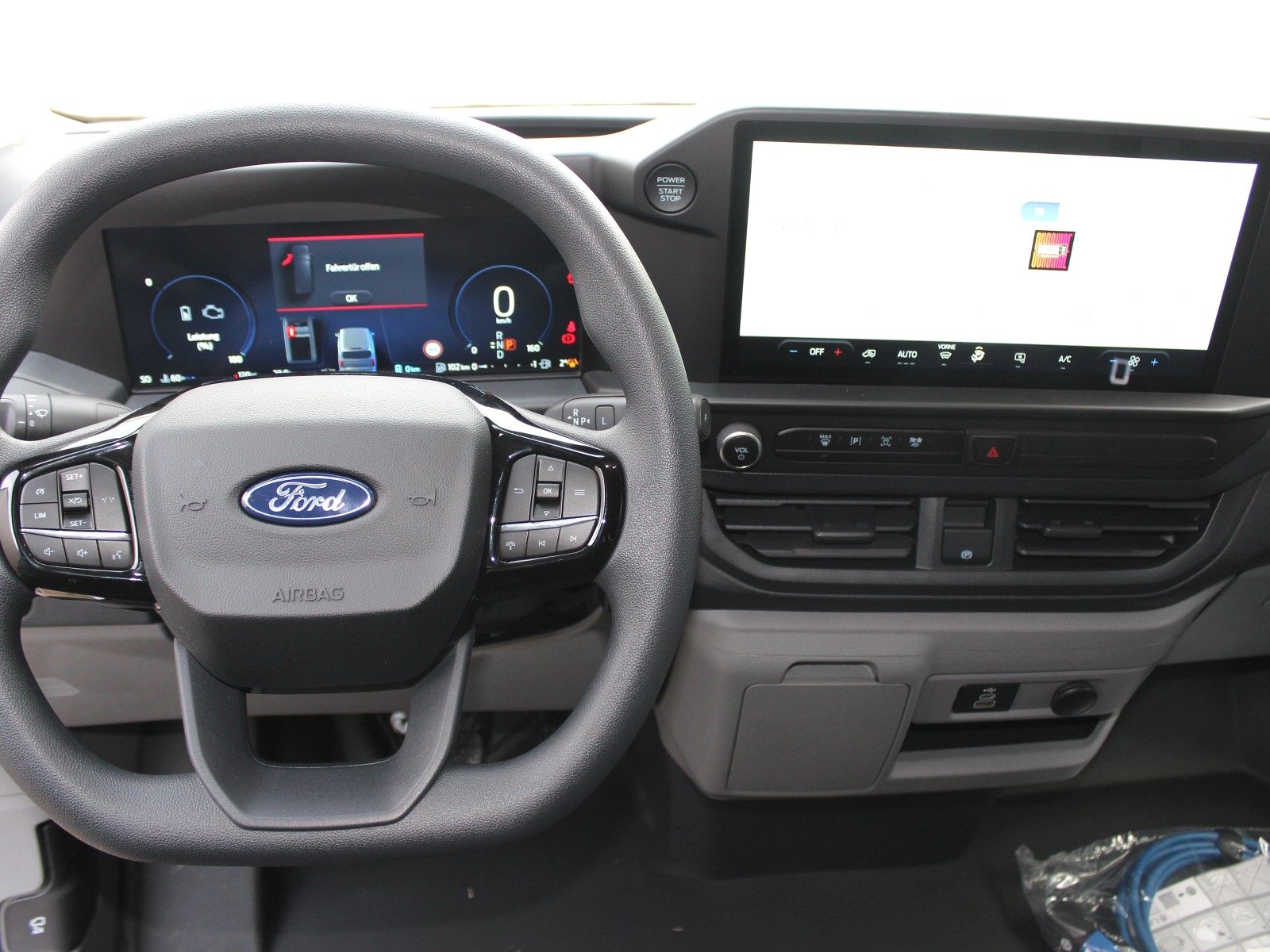 Fahrzeugabbildung Ford Transit Custom 320 L1 Trend FWD Plug-in Hybrid