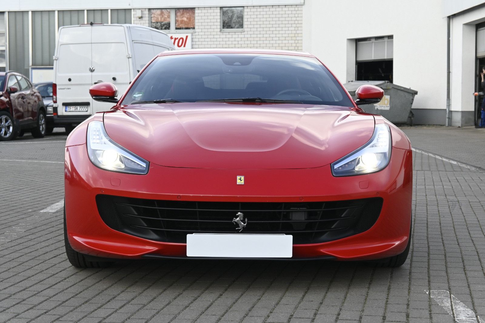 Fahrzeugabbildung Ferrari GTC4Lusso*LIFT*Folie*Apple car*1.Hand*MIETKAUF