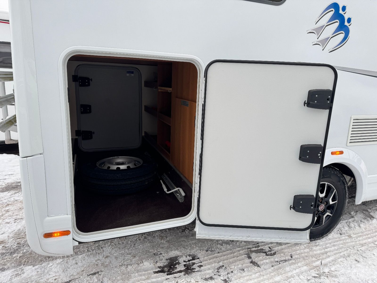 Fahrzeugabbildung Knaus VAN 650 I MEG AUTOMATIK LÄNGSBETT HUBBETT 1.HAND