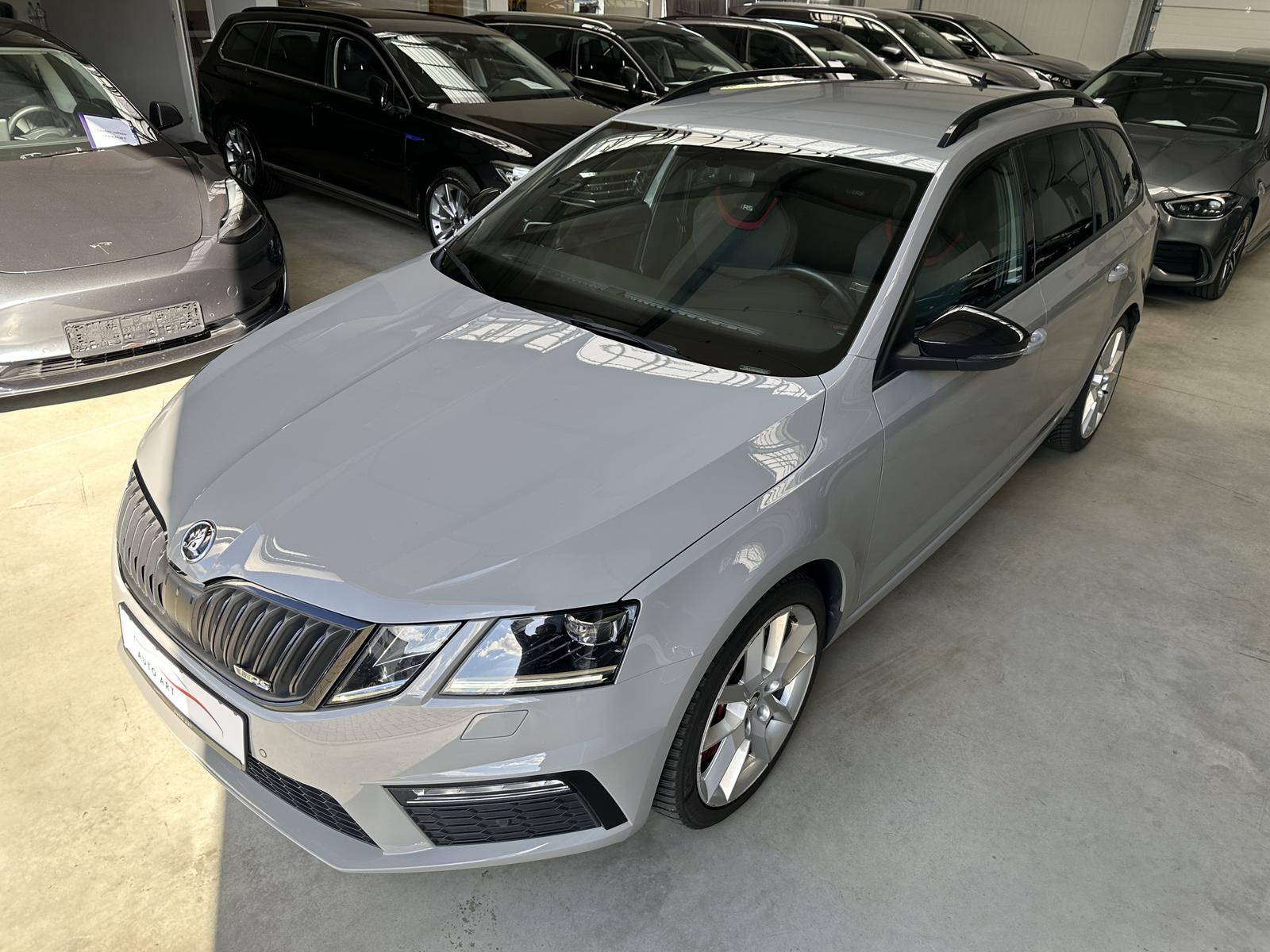 Skoda Octavia RS Navi LED ACC PDC SHZ AHK