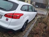 Ford +++ Focus 1,5TDCi 88kW PowerSh. Titanium Turnier - Ford Focus mit Diesel-Antrieb: 1.8