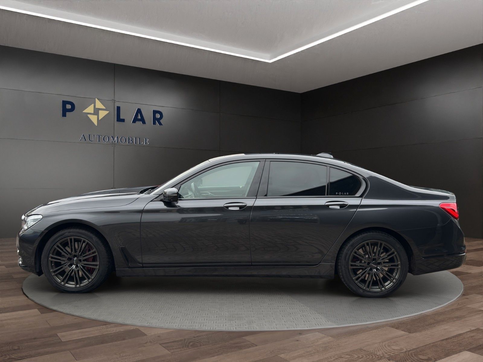 Fahrzeugabbildung BMW 750i xDrive*StHeiz*B&W*Head-Up*Schiebedach*Laser