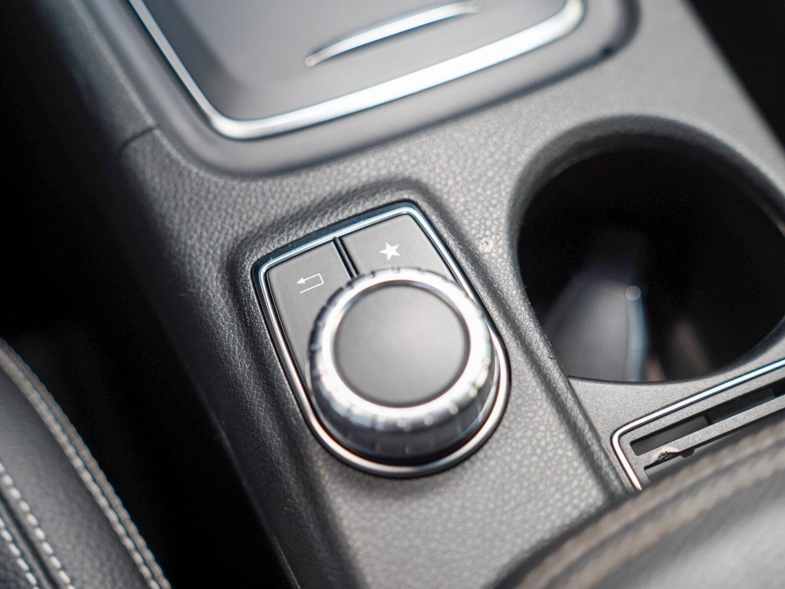 Mercedes-Benz GLA 220 4M Urban DISTRONIC 360° AHK KEYLESS LED
