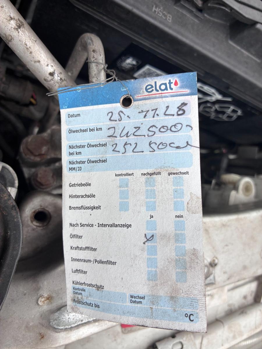 Volvo V40 2004 — photo 19