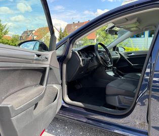 Volkswagen Golf - 9