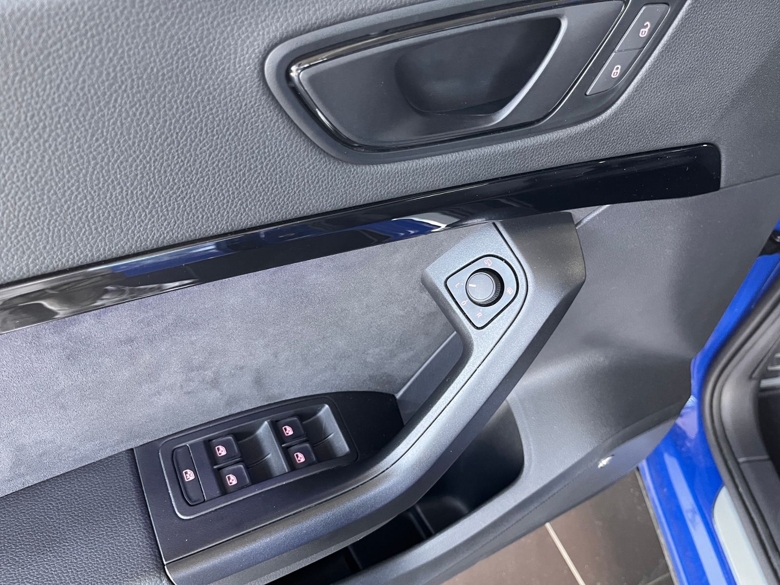 Fahrzeugabbildung CUPRA Ateca 4Drive Allrad PANO AHK LED