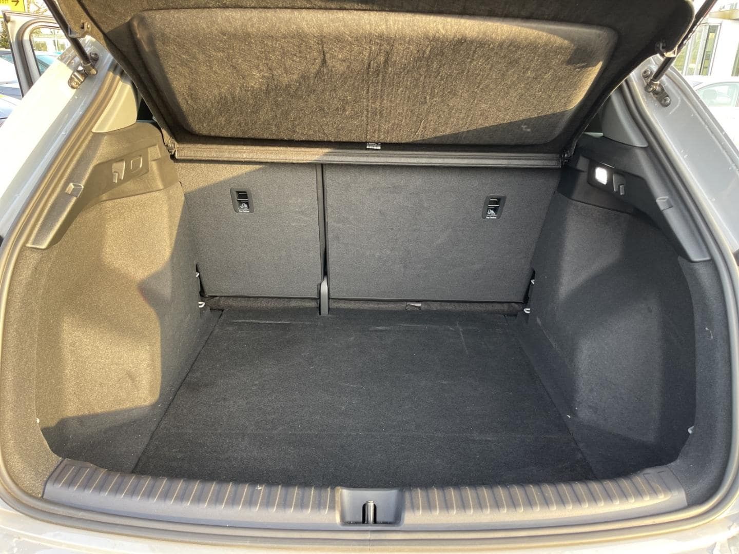 Fahrzeugabbildung Audi Q4 e-tron 40, Navi+, Ass.paket, 19"