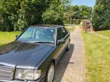 Mercedes-Benz 190 D 2.5 Turbodiesel Sportline - Mercedes-Benz 190 mit Diesel-Antrieb: Limousine, Automatik
