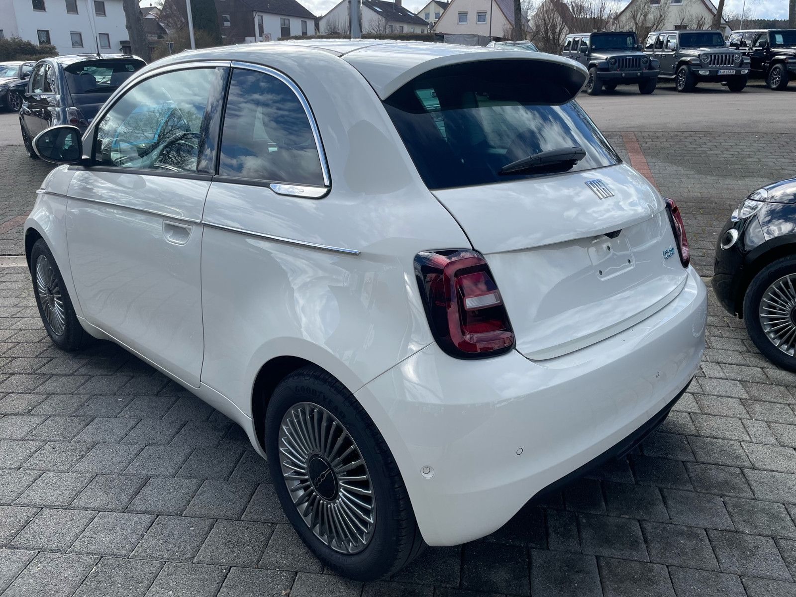 Fahrzeugabbildung Fiat 500 E