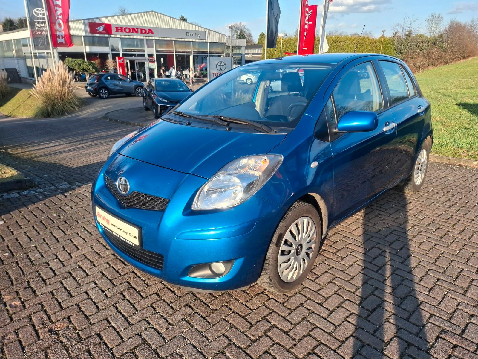 Toyota Yaris Life Klimaautomatik HU NEU