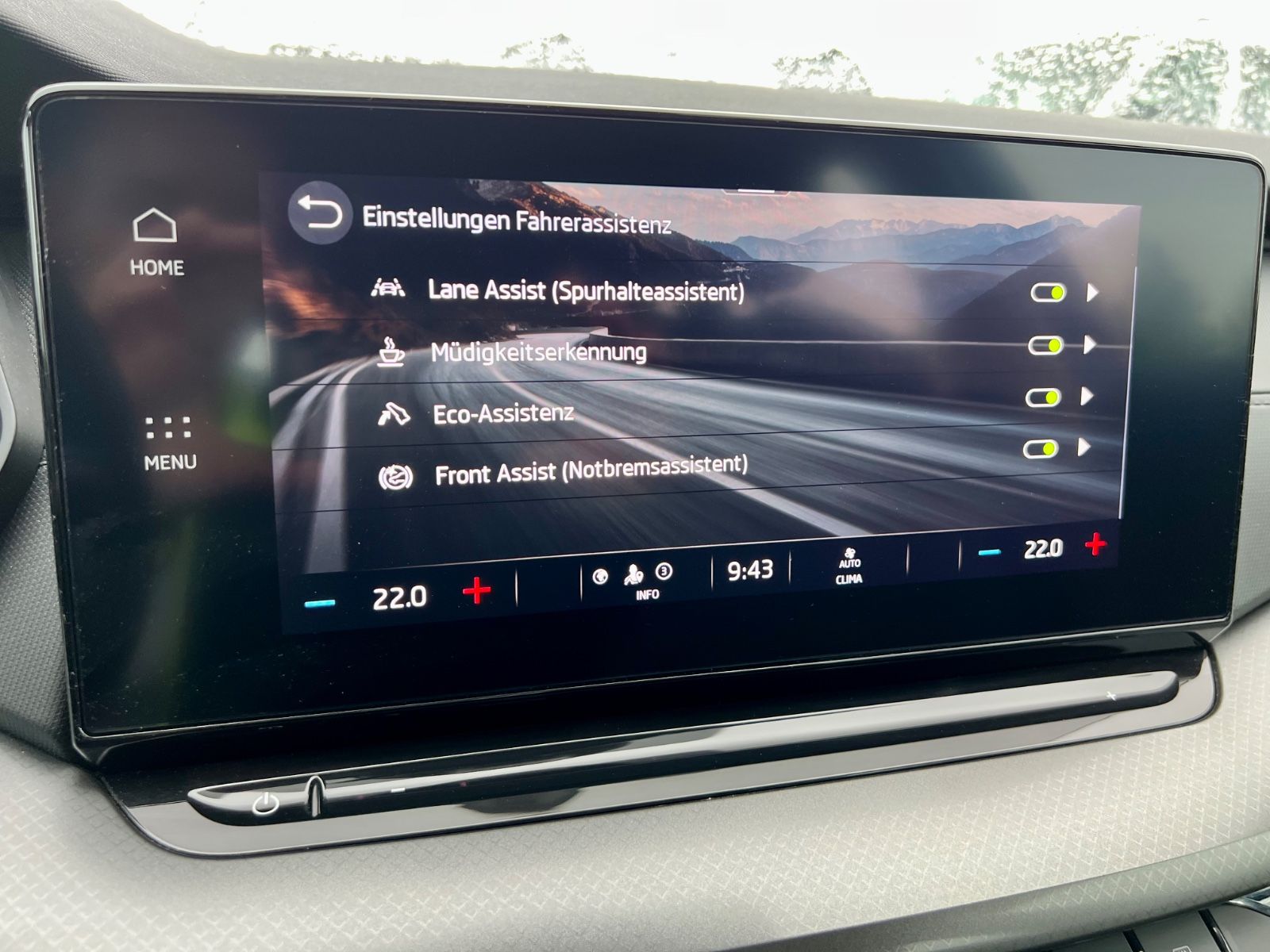 SKODA Octavia Combi 2.0 TDI AAC PDC NAVI AHK LED