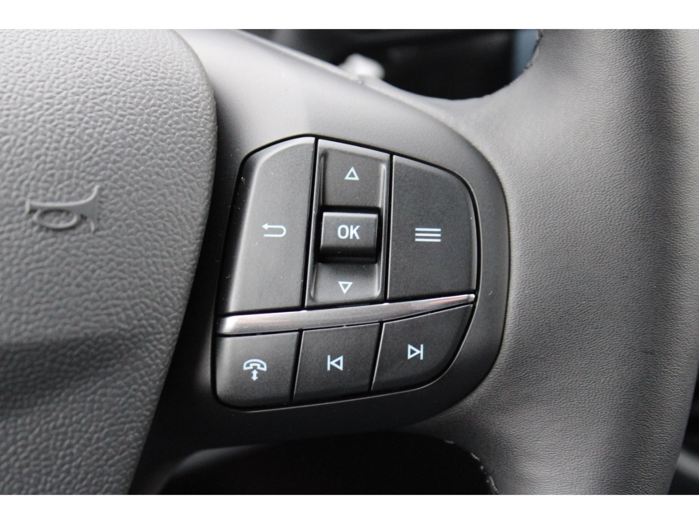 FORD Tourneo Courier 1.0 EcoBoost Active ACC TWA Navi - Image 17