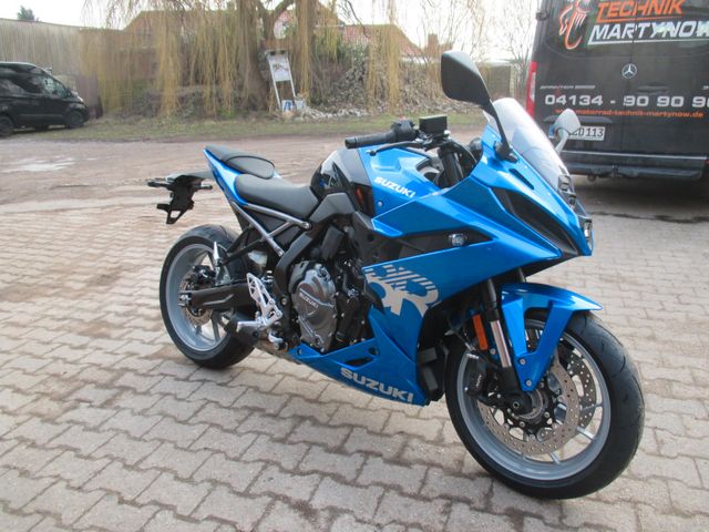 Suzuki GSX-8R   2025