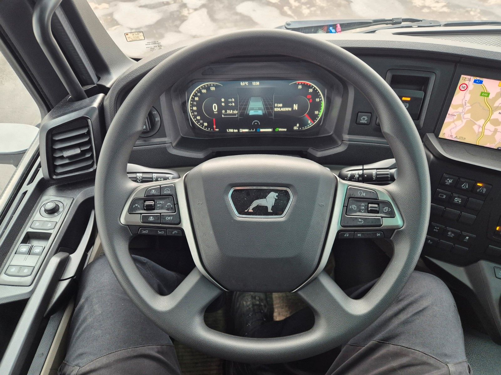 Fahrzeugabbildung MAN TGS 26.470 6x2-4 LL Palfinger PK19.001 SLD5 Funk