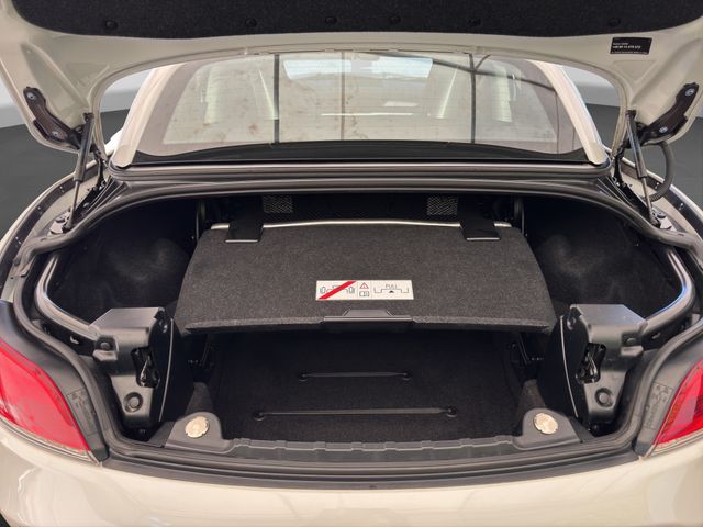 Fahrzeugabbildung BMW Z4 sDrive 20i Cabrio+Xenon+Leder+Sportsitze
