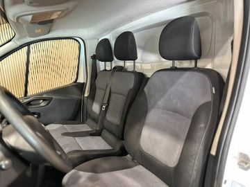 Opel Vivaro - 11