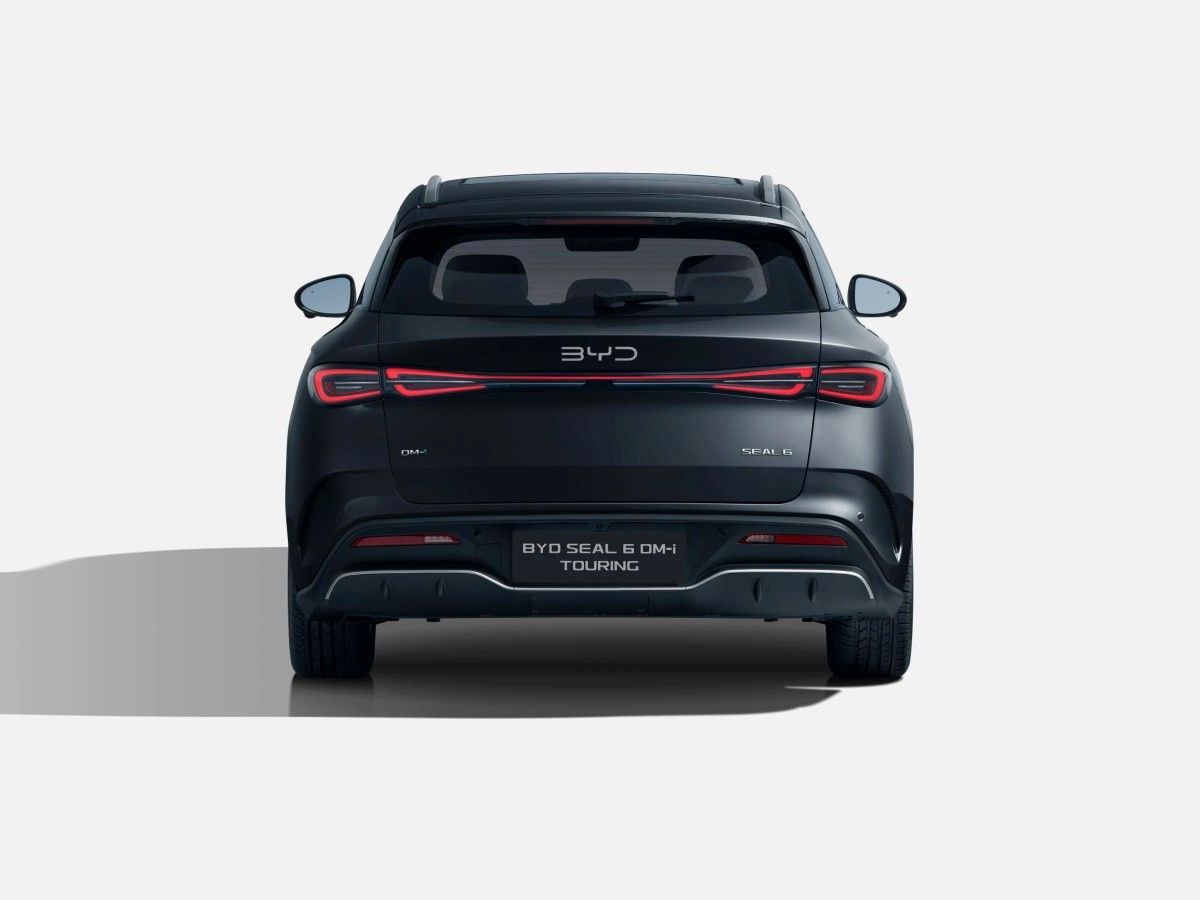 BYD SEAL 6
