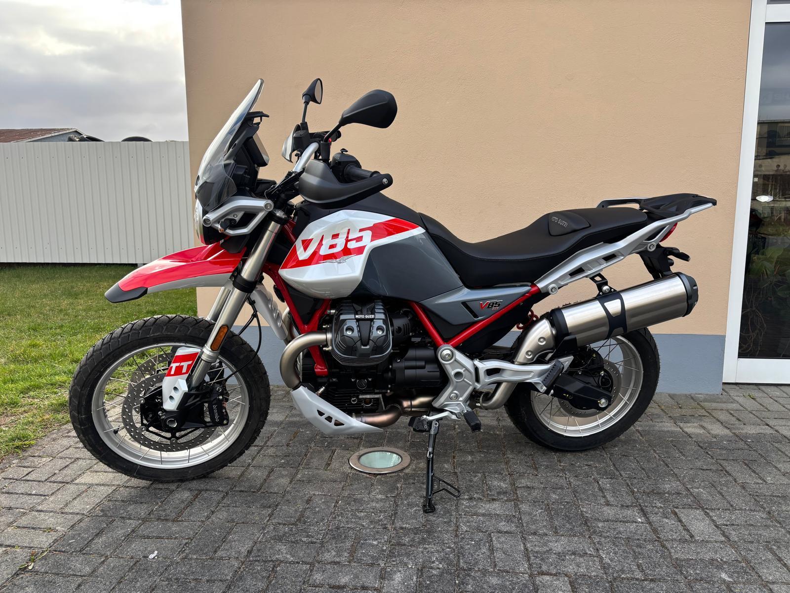 Moto Guzzi V85TT  E5+ Mod. 26 (lagernd)