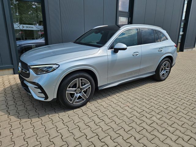 MERCEDES-BENZ GLC 200 4M AMG Pano AHK Distronic 1.Hd. uffr.