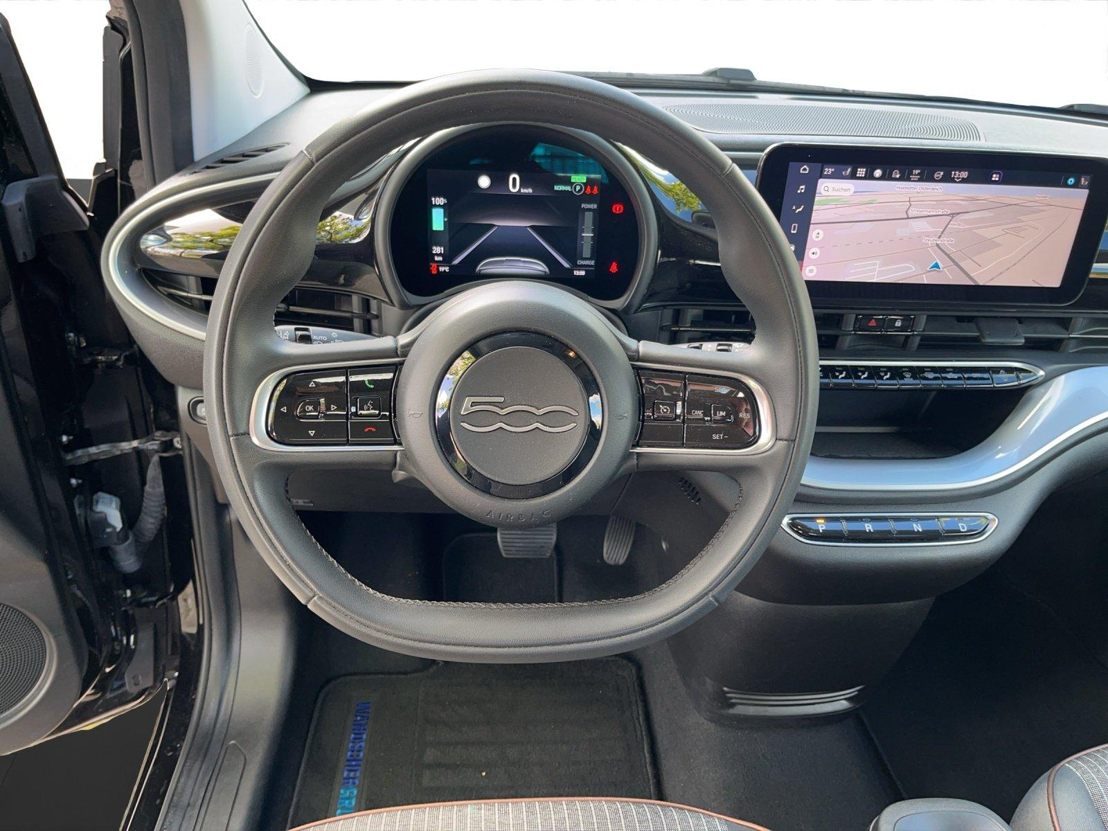 Fiat 500 e Icon 42 kWh Navi+SHZ+RFK+Carplay+LM