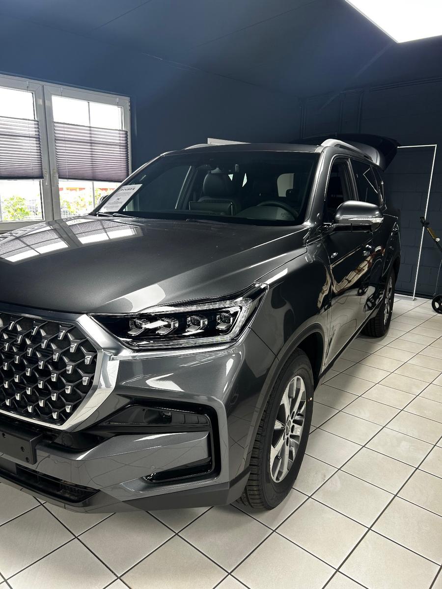 KGM Rexton LUX schwarzes Leder