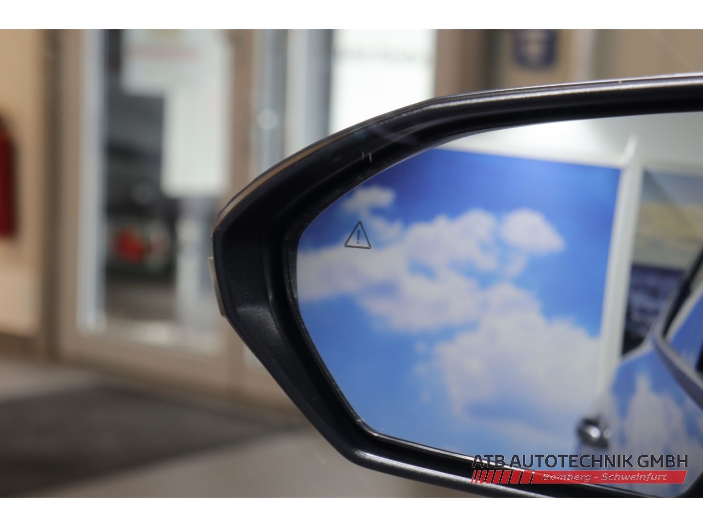 Fahrzeugabbildung Hyundai Tucson TREND PHEV 1.6 T-GDi 4WD 99,6% SOH Navi L