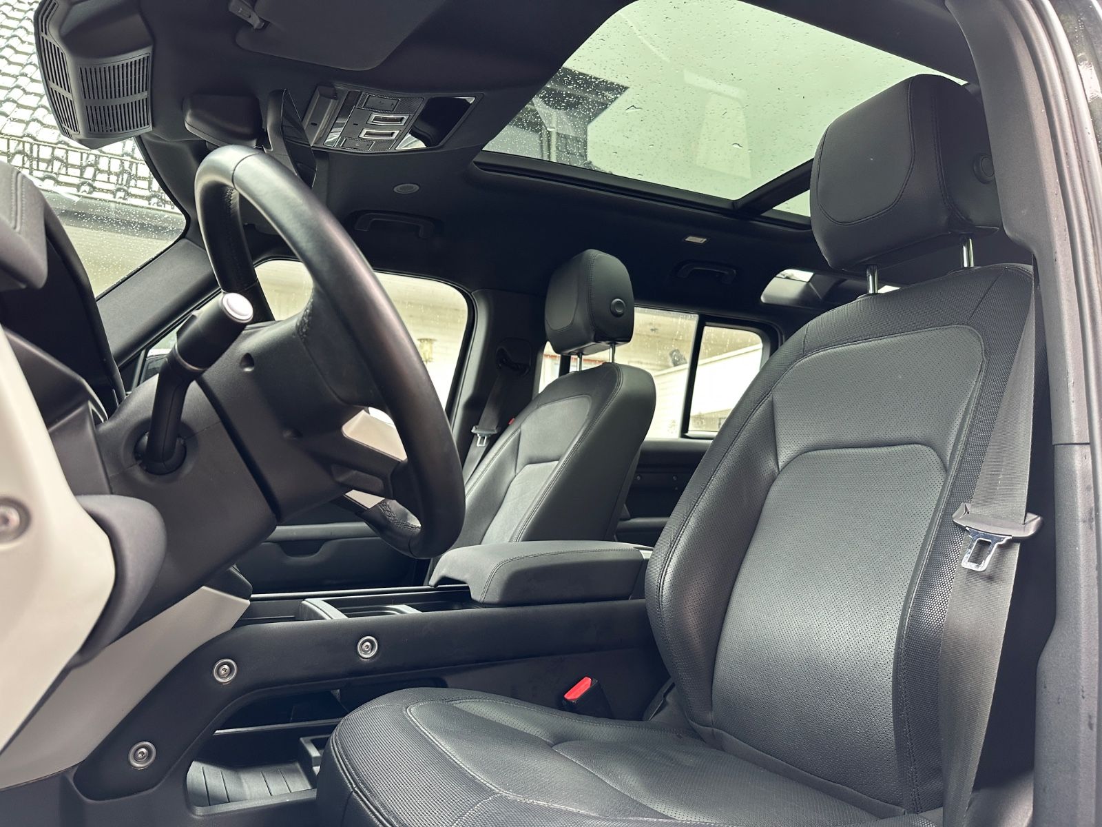 Fahrzeugabbildung Land Rover Defender 110 X-Dynamic 7Sitzer*MERIDIAN*LEDER