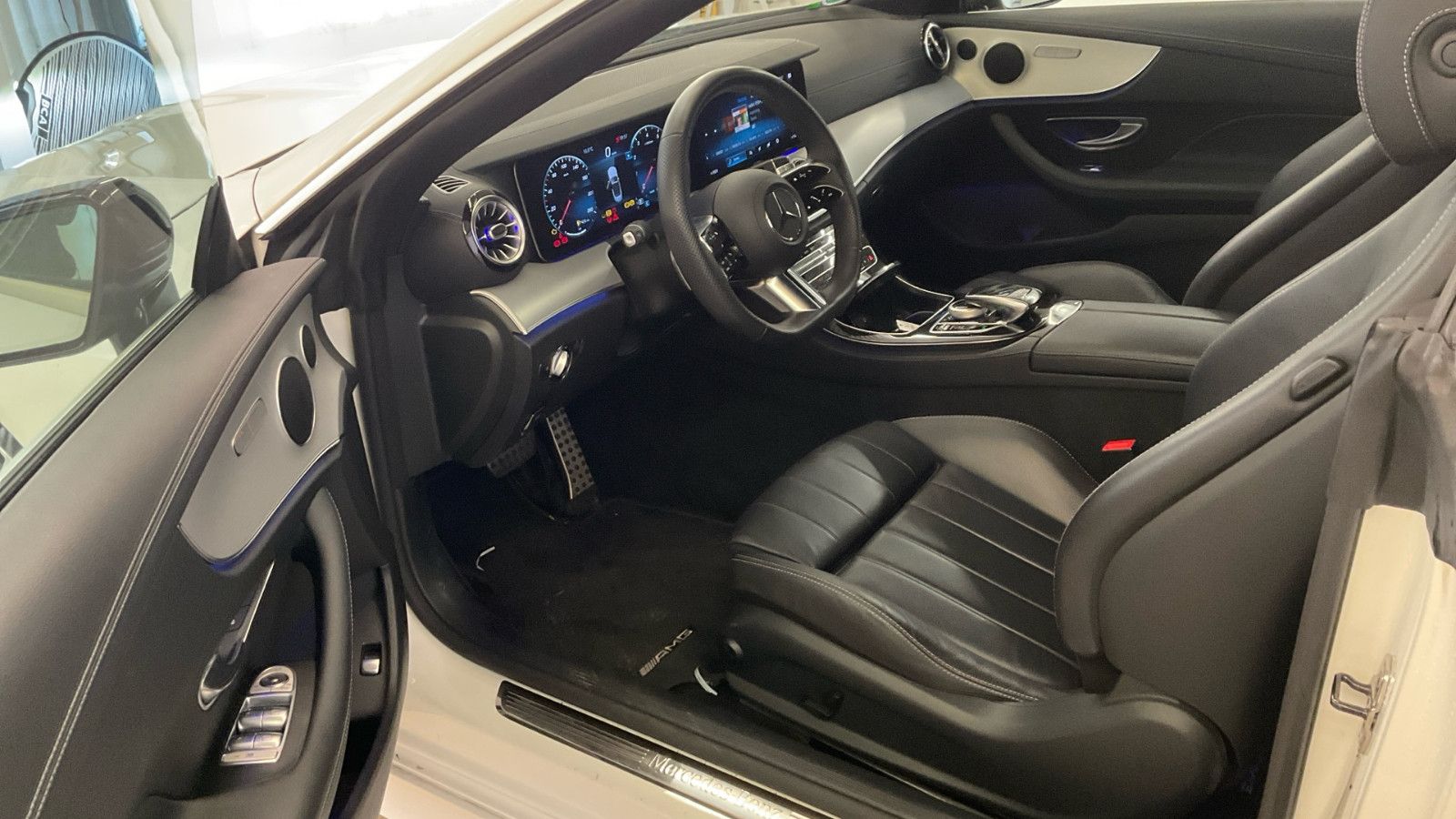 Fahrzeugabbildung Mercedes-Benz E 200 Cabrio 1.Hand AMG LED NAVI Ambiente Leder