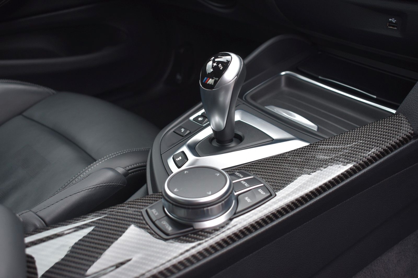 Fahrzeugabbildung BMW M4 Coupe Competition/HUD/Shadow/Carbon/DKG