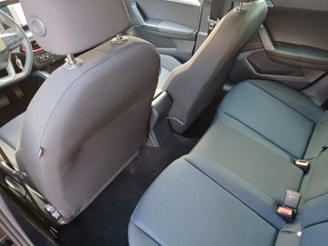 Fahrzeugabbildung SEAT Arona 1.0 TSI FR DSG LED/Navi/Kamera/ACC/GJR