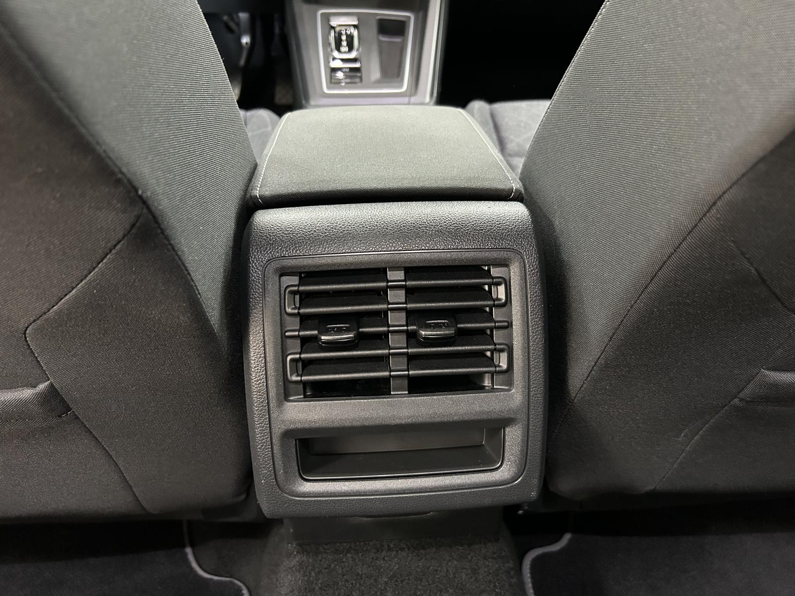 Volkswagen Golf VIII Life+PDC+SHZ+CarPlay+DAB+Lane-Assist, миниатюра 18
